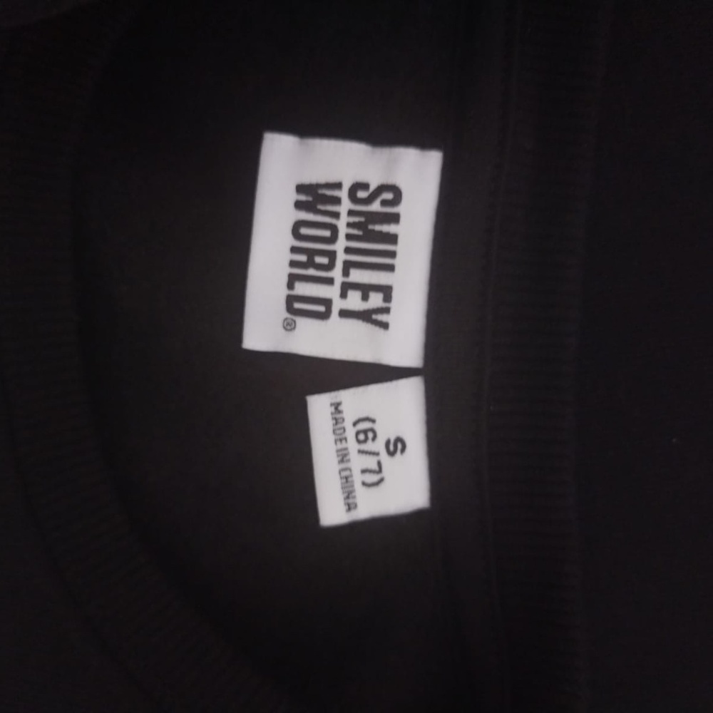 Art class. Smiley World Black girls sweater size 6/7(S). Made in China. - Picture 7 of 9